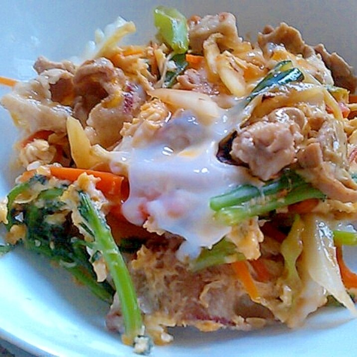 簡単節約!豚肉と彩り野菜の卵とじ